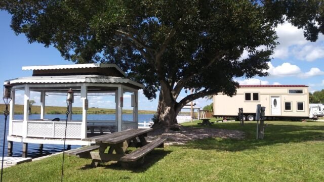 GraciousTinyHousePark2