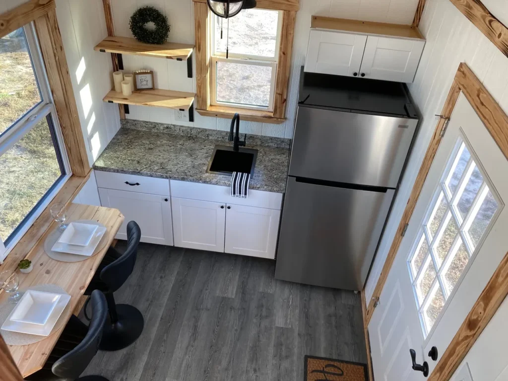Lonestar Tiny Homes 06